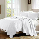 King Size 3 Piece Reversible Scalloped Edges Microfiber Quilt Set in White